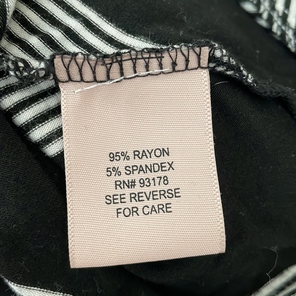 Black and white striped maxi skirt - Picture 3 of 3